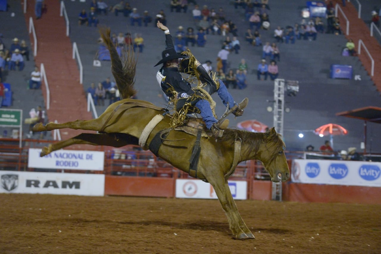 Com Cutiano, Bareback e Sela Americana começa o 27º Barretos International Rodeo